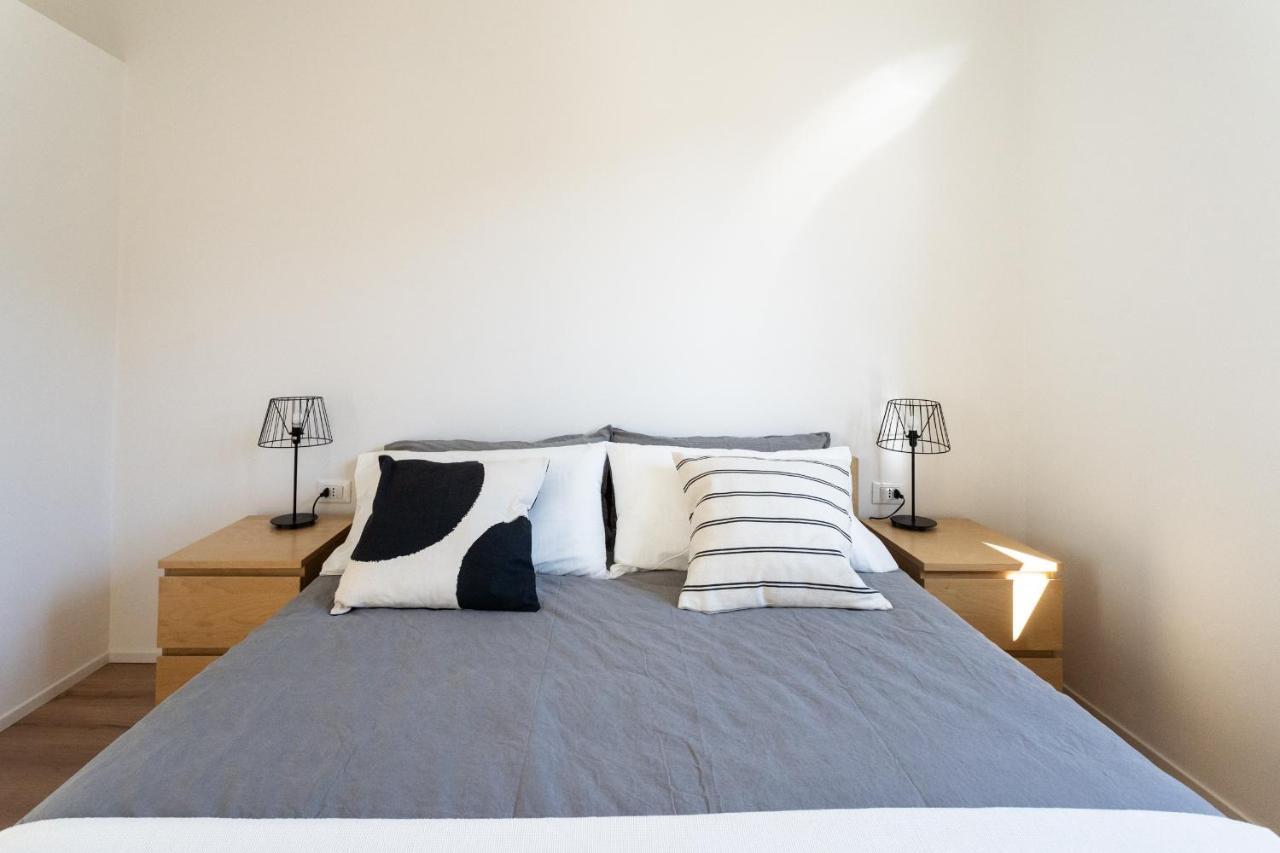Lovely Corner In The Heart Of The Lake By Rent All Como Bagian luar foto