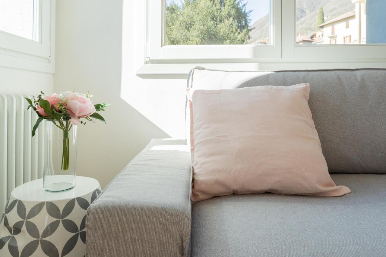 Lovely Corner In The Heart Of The Lake By Rent All Como Bagian luar foto