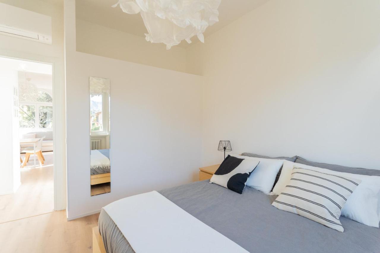 Lovely Corner In The Heart Of The Lake By Rent All Como Bagian luar foto