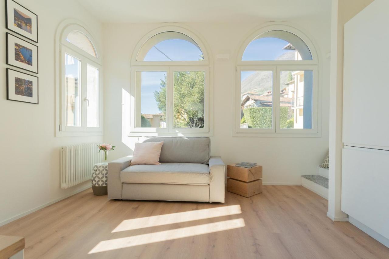 Lovely Corner In The Heart Of The Lake By Rent All Como Bagian luar foto
